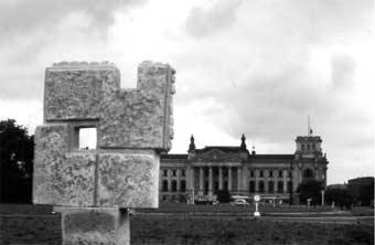 Symposium in Berlin 1962: Hommage au Soleil Symposium in Berlin 1962: Hommage au Soleil